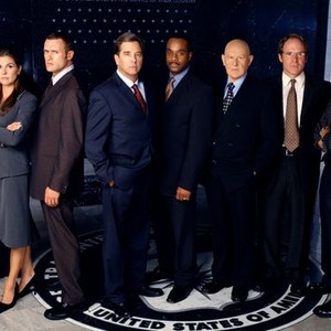 David Clennon, Paige Turco, Jason O'Mara, Beau Bridges, Rocky Carroll, Daniel Benzali, Will Patton and Richard Speight Jr. (from left)