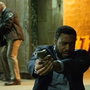 (L-R) Dean Norris as Bumpy Willis and Chiwetel Ejiofor as Ray in "Secret in Their Eyes."