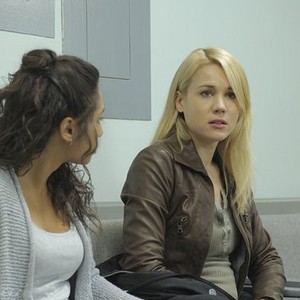 Being Human (Syfy), Meaghan Rath (L), Kristen Hager (R), 'Don't Fear The Scott', Season 2, Ep. #11, 03/26/2012, ©KSITE