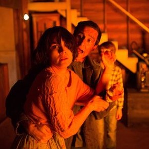 SINISTER 2, (aka SINISTER II), from left: Shannyn Sossamon, James Ransone, Robert Daniel Sloan, 2015. ph: Isabella Vosmikova/©Focus Features