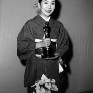 SAYONARA, Miyoshi Umeki, accepting Best Supporting Actress Oscar, 1957