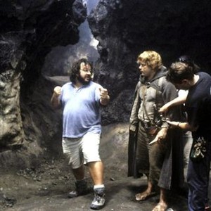 THE LORD OF THE RINGS: THE RETURN OF THE KING, director Peter Jackson, Sean Astin on the set of, 2003, (c) New Line