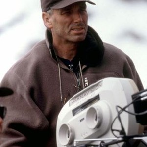 VERTICAL LIMIT, director Martin Campbell, on set, 2000. ©Columbia Pictures