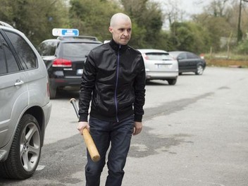Love hate season 5 episode 1 hotsell
