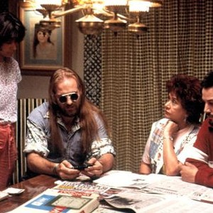 I LOVE YOU TO DEATH, Tracey Ullman, William Hurt, Miriam Margolyes, Keanu Reeves, 1990