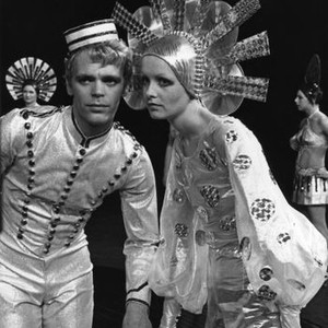 THE BOY FRIEND, from left: Christopher Gable, Twiggy, 1971 theboyfriend1971-fsct08(theboyfriend1971-fsct08)