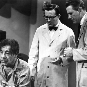 INDESTRUCTIBLE MAN, from left: Lon Chaney Jr, Joe Flynn, Robert Shayne, 1956