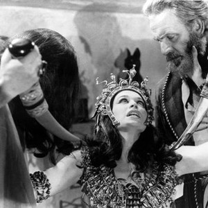 BLOOD FROM THE MUMMY'S TOMB, Valerie Leon, Andrew Keir, 1972