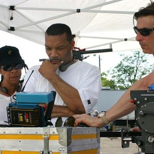CROSSOVER, Director Preston A. Whitmore II (c), Producer Frank Mancuso (r), on set, 2006.©Sony Pictures