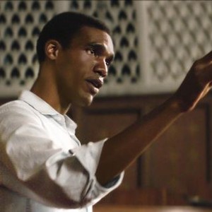 SOUTHSIDE WITH YOU, PARKER SAWYERS AS BARACK OBAMA, 2016. ©ROADSIDE ATTRACTIONS