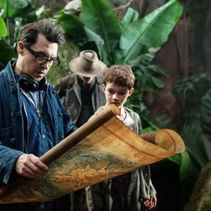 PAN, from left: director Joe Wright, Levi Miller, on set, 2015. ph: Laurie Sparham/©Warner Bros. Pictures