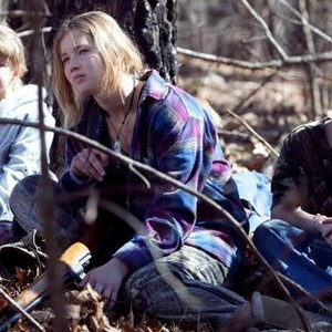 WINTER'S BONE, from left: Ashlee Thompson, Jennifer Lawrence, Isaiah Stone, 2010. ph: Sebastian Mlynarski/©Roadside Attractions