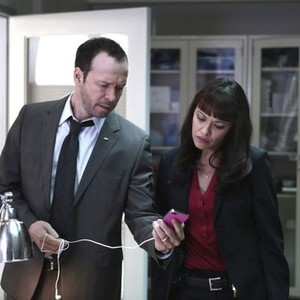 Blue Bloods, Donnie Wahlberg (L), Marisa Ramirez (R), 'The Truth About Lying', Season 4, Ep. #4, 10/18/2013, ©CBS