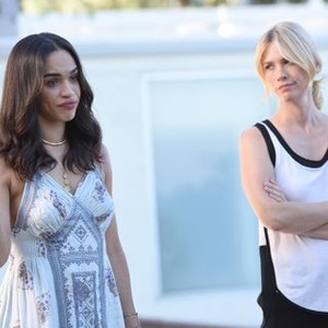 The Last Man On Earth, Cleopatra Coleman (L), January Jones (R), 'A Real Live Wire', Season 2, Ep. #6, 11/08/2015, ©FOX