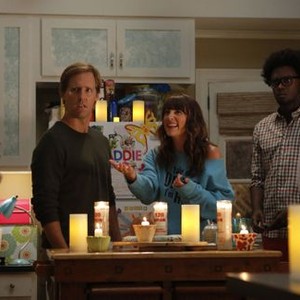 BEN AND KATE, Nat Faxon (L), Lindsay Sloane (C), Echo Kellum (R), 'Emergency Kit', Season 1, Ep. #5, 10/23/2012, ©FOX