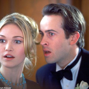 JULIA STILES and JASON LEE star as Becky and Paul in MGM Pictures' comedy A GUY THING. photo 14