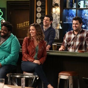 Undateable, from left: Ron Funches, Bianca Kajlich, Brent Morin, David Fynn, 'Candace's Boyfriend Walks Into A Bar', Season 2, Ep. #6, ©NBC
