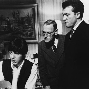 A HARD DAY'S NIGHT, from left: Paul mcCartney, Wilfrid Brambell, Norman Rossington, 1964, hardaysnight1964-fsct17(hardaysnight1964-fsct17)