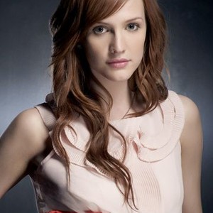 Ashlee Simpson-Wentz as Violet Foster