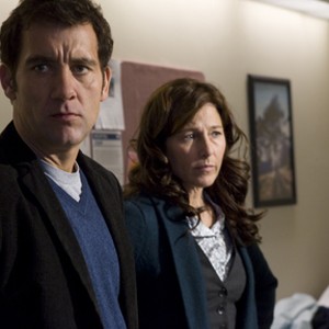 Clive Owen as Will Cameron and Catherine Keener as Lynn Cameron in "Trust." photo 13