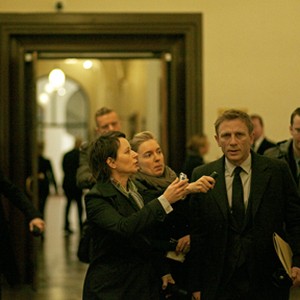 Daniel Craig (center) as Mikael Blomkvist in "The Girl with the Dragon Tattoo." photo 11