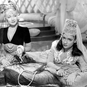 KISMET, Marlene Dietrich, Joy Page, 1944