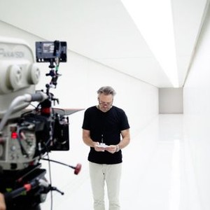 TRANSCENDENCE, director Wally Pfister, on set, 2014. ph: Peter Mountain/©Warner Bros. Pictures