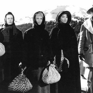 DAY OF THE OUTLAW, Betsy Jones-Moreland, Helen Westcott, Venetia Stevenson, Tina Louise, Robert Ryan, 1959