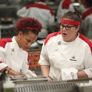 Hell's Kitchen, Ariel Malone (L), Vanessa Soltero (R), 16 Chefs Compete, Season 15, Ep. #3, 1/27/2016, ©FOX