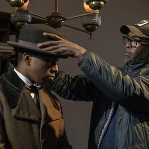4130_D028_00004_RC 
Actor Leslie Odom Jr. and Costume Designer Paul Tazewell working on the set of HARRIET, a Focus Features release.  
Credit: Glen Wilson / Focus Features