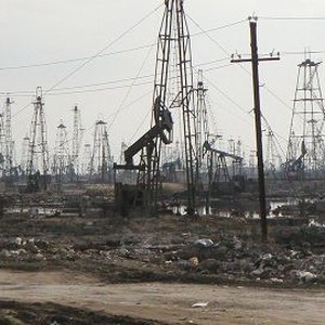 Oil Crash (2006) photo 4