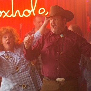 Melissa McCarthy as Diana and Eric Stonestreet as Big Chuck in "Identity Thief." photo 2