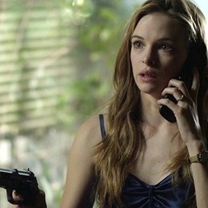 Danielle Panabaker as Callie in "Time Lapse." photo 5