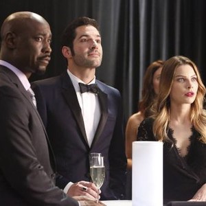Lucifer, DB Woodside (L), Tom Ellis (C), Lauren German (R), 01/25/2016, ©FOX