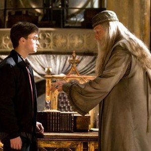 HARRY POTTER AND THE HALF-BLOOD PRINCE, from left: Daniel Radcliffe, Michael Gambon, 2009. ©Warner Bros.