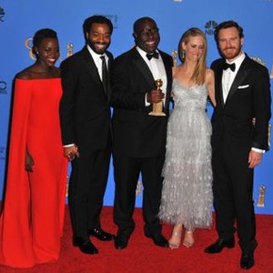 Lupita Nyong''o, Steve McQueen,Chiwetel Ejiofor, Sarah Paulson, Michael Fassbender in the press room for 71st Golden Globes Awards - Press Room, The Beverly Hilton Hotel, Los Angeles, CA January 12, 2014. Photo By: Linda Wheeler/Everett Collection
