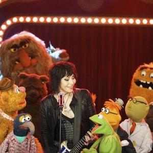 The Muppets, from left: Eric Jacobson, Joan Jett, Steve Whitmire, David Rudman, 'A Tail of Two Piggies', Season 1, Ep. #12, 02/09/2016, ©ABC