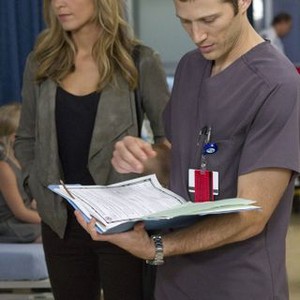 THE MOB DOCTOR, Jordana Spiro (L), Zach Gilford (R), 'Family Secrets', Season 1, Ep. #2, 09/24/2012, ©FOX
