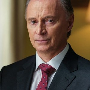 Robert Carlyle as Prime Minister Robert Sutherland