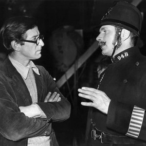 THE MAGIC BOX, director John Boulting, Laurence Olivier on set, 1951