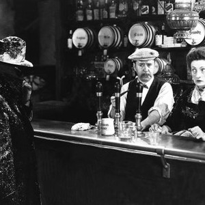 THE INVISIBLE MAN, Claude Rains, Forrester Harvey, Una O'Connor, 1933