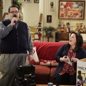 Mike and Molly, David Anthony Higgins (L), Melissa McCarthy (R), 09/20/2010, ©CBS