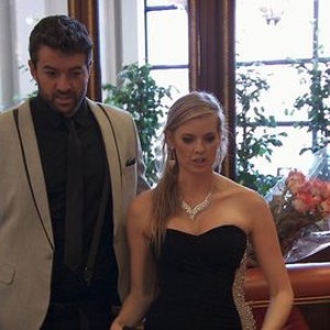 The Amazing Race, Tyler Adams (L), Laura Pierson (R), 09/05/2001, ©CBS