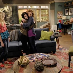 Best Friends Whenever, from left: Lauren Taylor, Landry Bender, Mary Passeri, Kevin Symons, 'A Time to Say Thank You', Season 1, Ep. #3, 07/19/2015, ©DISNEYCHANNEL