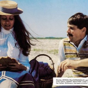 THE RIDDLE OF THE SANDS, from left: Jenny Agutter, Simon McCorkindale, 1979, © Satori