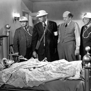 AIR RAID WARDENS, Stan Laurel, Oliver Hardy, Howard Freeman, Edgar Kennedy, 1943