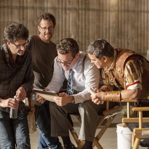 HAIL, CAESAR!, from left: director Joel Coen, director Ethan Coen, Josh Brolin, George Clooney, on set, 2016. ph: Alison Cohen Rosa/© Universal Pictures