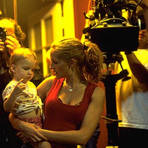 On the set of "Erin Brockovich." photo 11