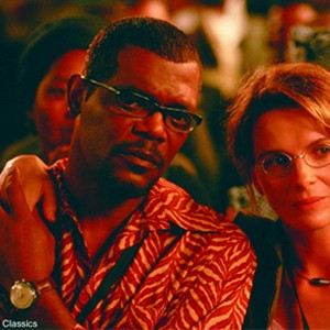 (L-R) Samuel L. Jackson as Langston Whitfield and Juliette Binoche as Anna Malan in "In My Country." photo 15