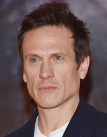 Simon Merrells